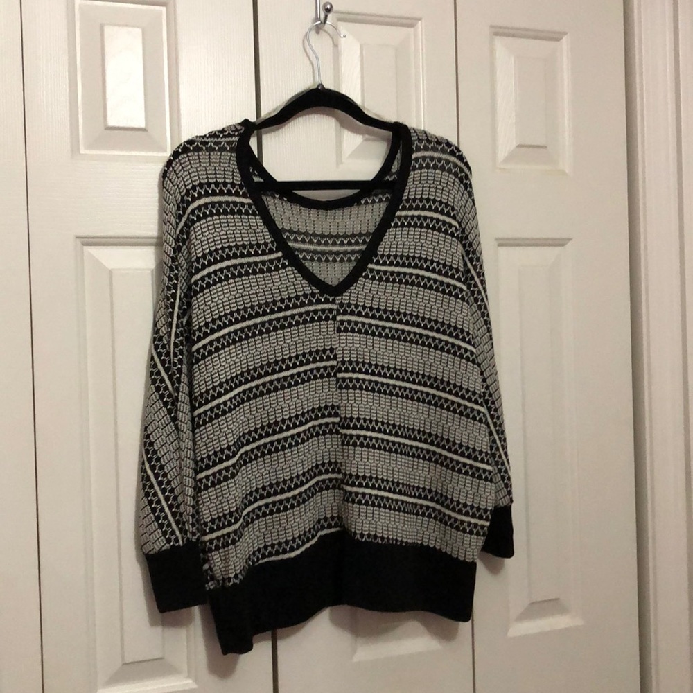 Sweater - Picture 4 of 6